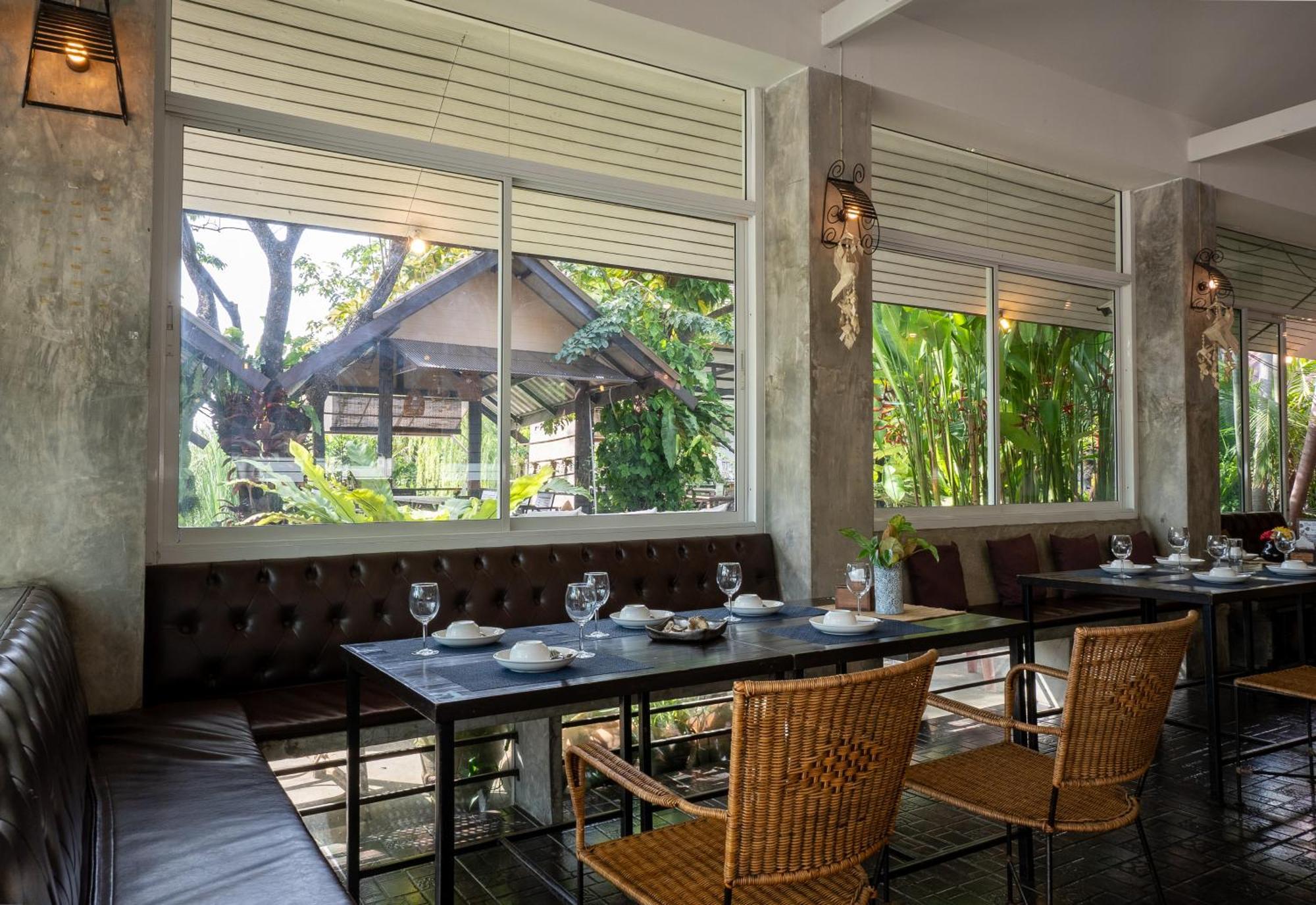 Hotel Ploen Pirom Bangkok Zewnętrze zdjęcie